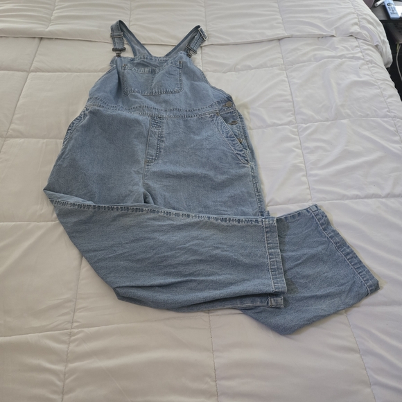 Crazy Horse By Liz Claiborne Denim - 💛 2/$20 or 3/$26  Crazy Horse By Liz Claiborne Vintage Women's Denim Overalls